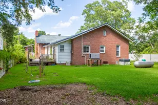 211 E Elm St, Bladenboro, NC 28320 - Photo 28