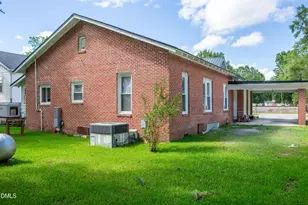 211 E Elm St, Bladenboro, NC 28320 - Photo 6
