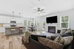675 Amusement Dr, Hope Mills, NC 28348 - Photo 16