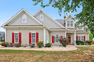 2032 Weaverline Dr, Fuquay-Varina, NC 27526 - Photo 2