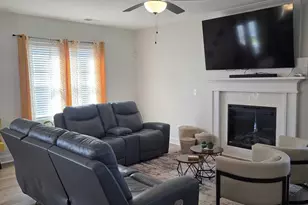 536 Amusement Dr, Hope Mills, NC 28348 - Photo 6