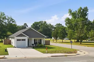 709 S Pollock St, Selma, NC 27576 - Photo 2