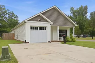 709 S Pollock St, Selma, NC 27576 - Photo 4