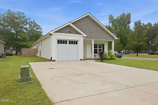 709 S Pollock St, Selma, NC 27576 - Photo 2