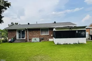 702 Crestview Ave SW, Wilson, NC 27893 - Photo 14