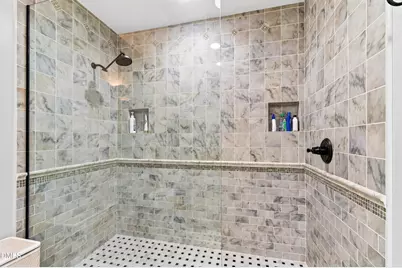 1000 Blenheim Drive, Raleigh, NC 27612 - Photo 32