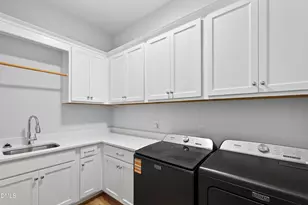 911 Canterbury Rd, Raleigh, NC 27607 - Photo 32