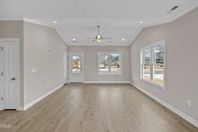 930 Micro Road W, Selma, NC 27576 - Photo 4