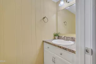 918 Hampshire Ct, Cary, NC 27511 - Photo 8