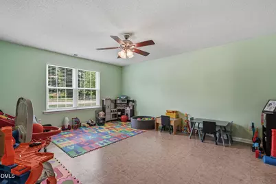 405 Dogwood Creek Place, Fuquay-Varina, NC 27526 - Photo 24