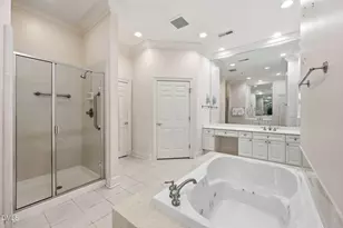 2801 Glenwood Gardens Ln, Raleigh, NC 27608 - Photo 10