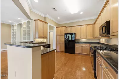 2801 Glenwood Gardens Lane #303, Raleigh, NC 27608 - Photo 4