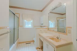 597 Parkview Dr, Burlington, NC 27215 - Photo 18