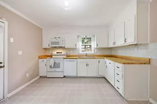 8015 Brown Bark Pl, Raleigh, NC 27615 - Photo 10