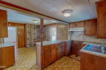 310 Barnette Avenue, Roxboro, NC 27573 - Photo 6