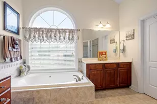 105 Aviary Ct, Clayton, NC 27520 - Photo 24