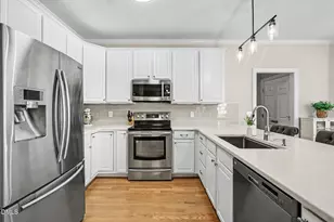 102 Maple Crest Ct, Apex, NC 27502 - Photo 8