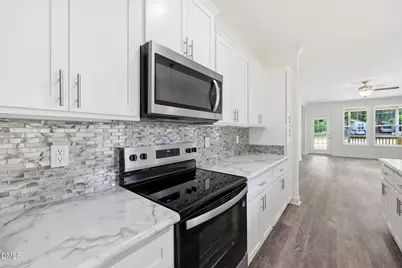 1304 Goldsboro Avenue, Sanford, NC 27330 - Photo 6