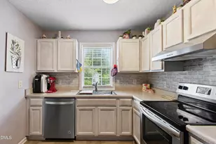 2889 Bennington Dr, Clayton, NC 27520 - Photo 8