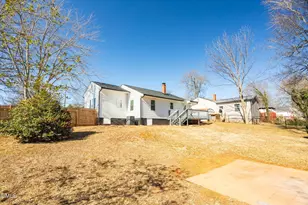 803 Oakley St, Graham, NC 27253 - Photo 8