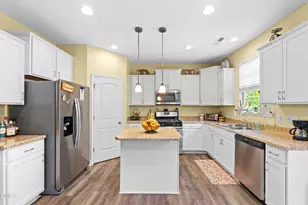 1033 Leatherstone Ln, Fuquay-Varina, NC 27526 - Photo 16