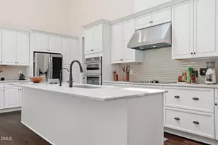 4628 Hibiscus Ln, Chapel Hill, NC 27516 - Photo 4