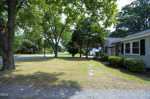 907 S 2nd St, Smithfield, NC 27577 - Photo 2