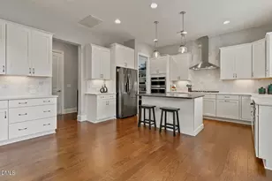 208 Silent Cove Ln, Holly Springs, NC 27540 - Photo 2