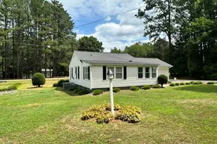 560 Clyde Pearce Rd, Zebulon, NC 27597 - Photo 2
