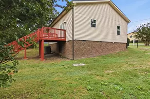 820 Chandler Ave, Burlington, NC 27217 - Photo 4