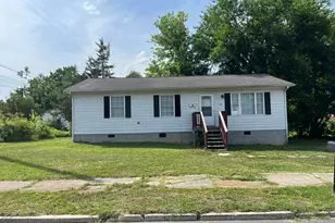 601 N Chestnut Street N, Henderson, NC 27536 - Photo 1