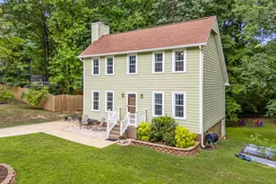 204 Forest Landing Dr, Garner, NC 27529 - Photo 2
