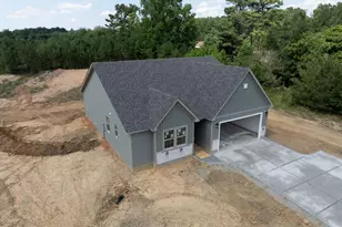 6216 Carole Dr, Oxford, NC 27565 - Photo 2