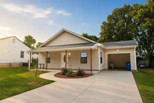 407 Walker Ave, Graham, NC 27253 - Photo 2
