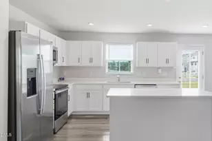 1432 Burgundy Blf Ln, Zebulon, NC 27597 - Photo 8