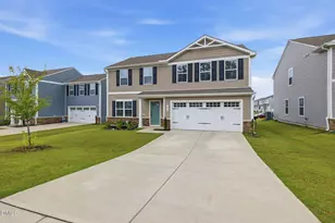 1432 Burgundy Blf Ln, Zebulon, NC 27597 - Photo 2