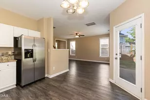 104 Hutson Ln, Clayton, NC 27527 - Photo 8