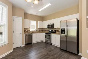 104 Hutson Ln, Clayton, NC 27527 - Photo 2