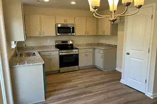 105 W Sater St, Pinetops, NC 27864 - Photo 2