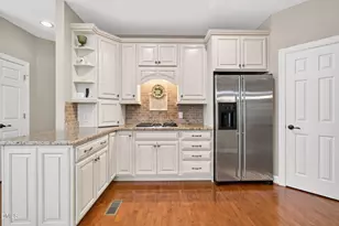 3239 Coventry Ct, Sanford, NC 27332 - Photo 4