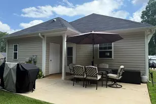 574 E Ridge Ave, Liberty, NC 27298 - Photo 4