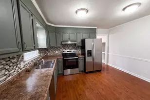 2721 Pebblebrook Dr, Sanford, NC 27330 - Photo 4
