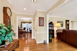 101 Dundalk Dr, Chapel Hill, NC 27517 - Photo 8