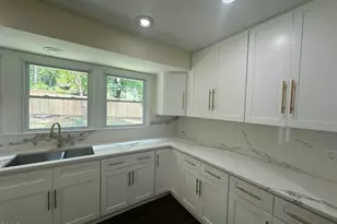 4409 Queenstown Ct, Raleigh, NC 27612 - Photo 12