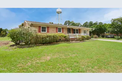 400 Blackmon Street, Four Oaks, NC 27524 - Photo 2