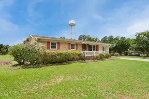 400 Blackmon St, Four Oaks, NC 27524 - Photo 2