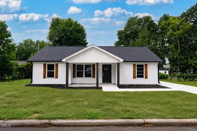 606 E Bay Street, Dunn, NC 28334 - Photo 1
