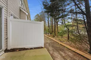31 Edgebrook Cir, Durham, NC 27703 - Photo 22