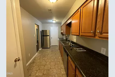 1022 Sandlin Place #Apt J, Raleigh, NC 27606 - Photo 6
