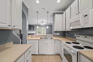 7814 Spungold St, Raleigh, NC 27617 - Photo 8